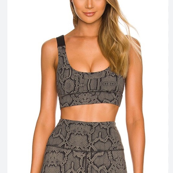 NWT Varley Let's Go Edris Sports Bra in Olive Snake M - Picture 1 of 5